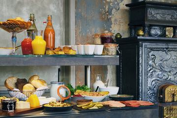 Breakfast buffet