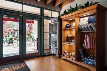 Gift Shop 101 of 113