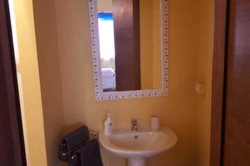 Bathroom sink