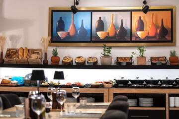 Breakfast area