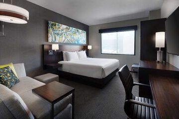 Room 12 of 25