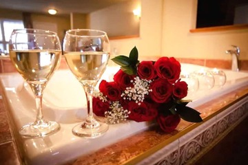 Deep soaking bathtub