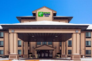 Holiday Inn Express & Suites Winner by IHG