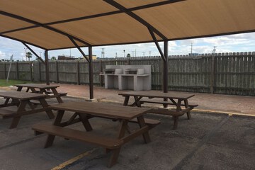 BBQ/picnic area
