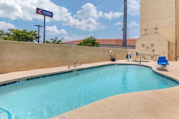 Pool 4 of 57