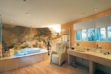 Jetted tub