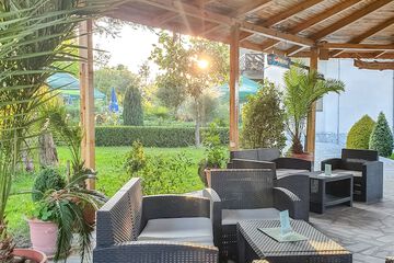 Poolside bar
