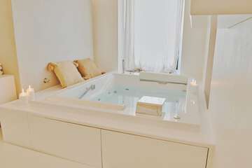 Jetted tub