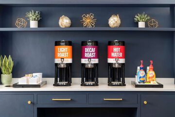 Breakfast/Coffee Service 32 of 33