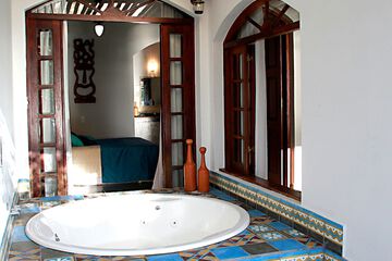 Jetted tub