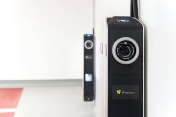 Electric vehicle charging station