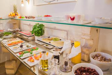 Breakfast buffet