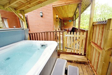 Private spa tub