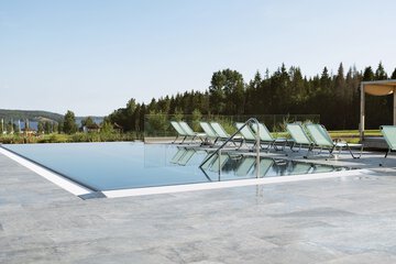 Infinity pool