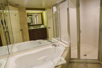 Jetted tub