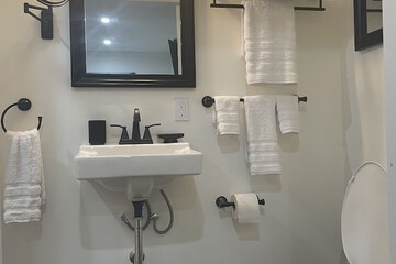 Bathroom amenities