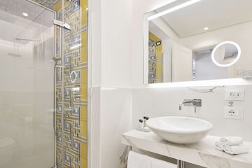 Bathroom shower