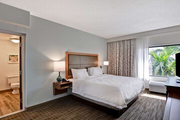 Room 25 of 47