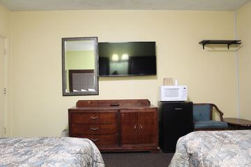 Room 11 of 11