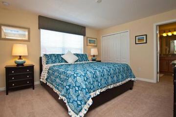 Deluxe Four-Bedroom Townhouse