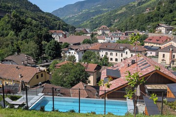 Exercise/lap pool