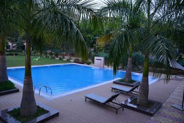 Pool waterfall