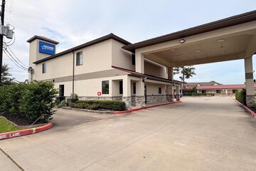Americas Best Value Inn & Suites Houston Veterans Memorial