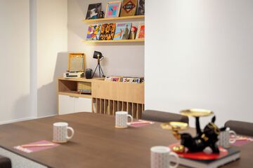 Meeting facility