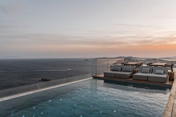 Infinity pool