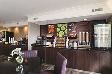 Breakfast/Coffee Service 26 of 33