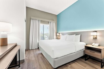 Room 44 of 60