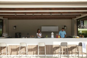 Poolside bar