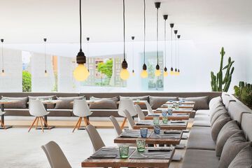 Food court