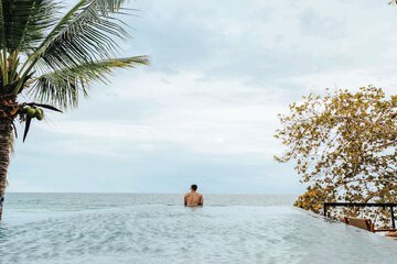 Infinity pool