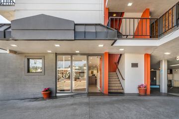 La Luna Inn an Ascend Collection Hotel