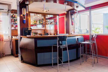 Snack bar
