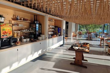 Breakfast buffet