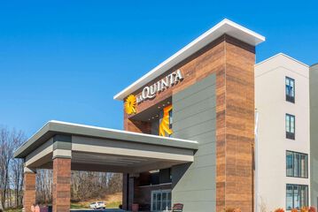 La Quinta Inn & Suites by Wyndham Aberdeen APG