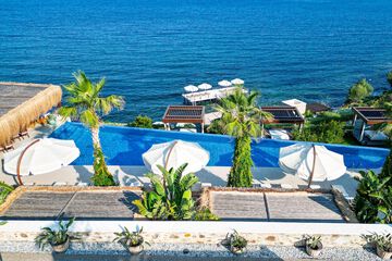 Infinity pool