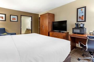 Room 32 of 57