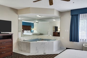 Private spa tub