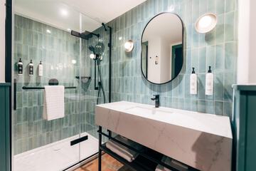 Bathroom shower