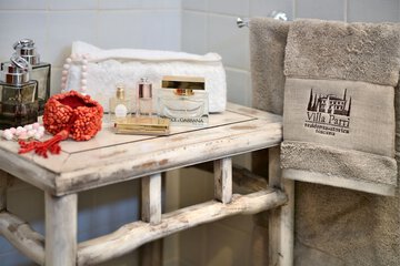 Bathroom amenities