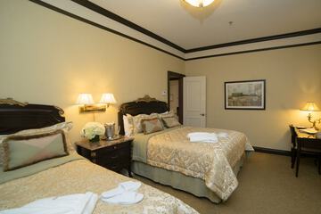 Room 33 of 42
