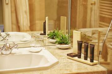 Bathroom amenities