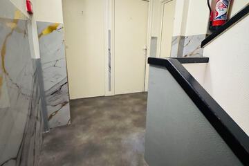 Handrails in stairways