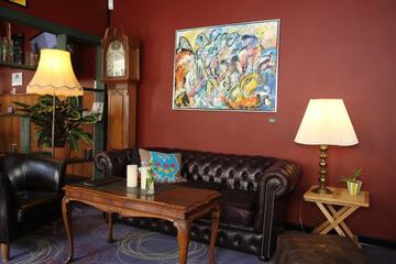 Lobby lounge