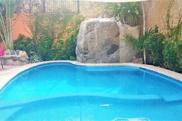 Pool waterfall