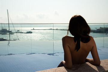 Infinity pool