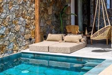 Private pool
